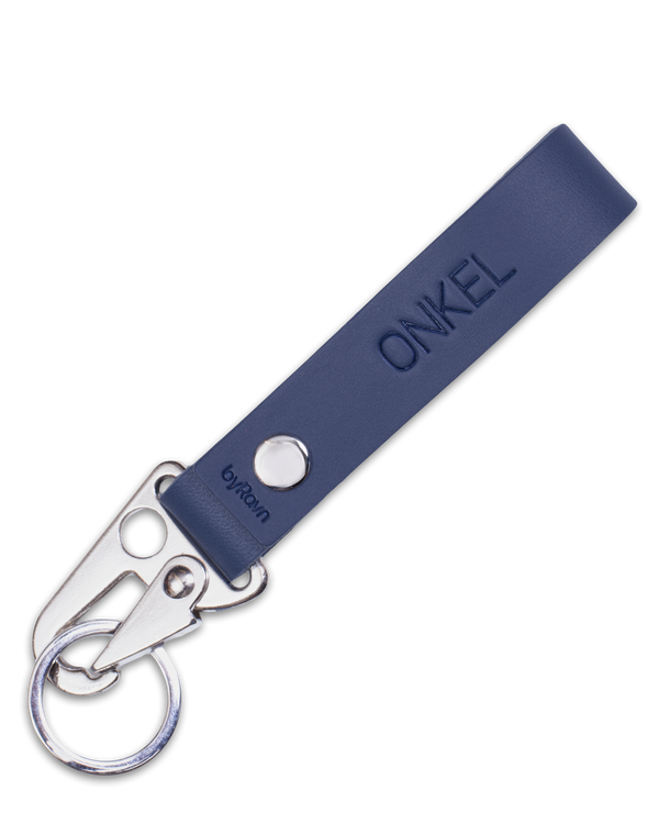 HOOK Schlüsselanhänger von byRavn aus dunkelblauem Leder mit Karabiner aus Stahl und der Gravur "Onkel"