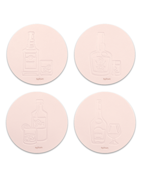 MOKKA Spirituosen-Untersetzer von byRavn aus naturfarbenem Leder, 4 Motive: Whisky, Rum, Gin und Cognac mit Flasche und Glas