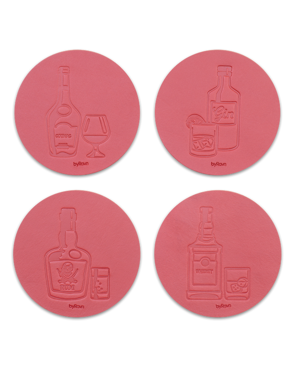 MOKKA Untersetzer von byRavn aus rotem Leder mit 4 Spirituosen-Motiven: Cognac, Gin, Rum und Whisky mit Flasche und Glas