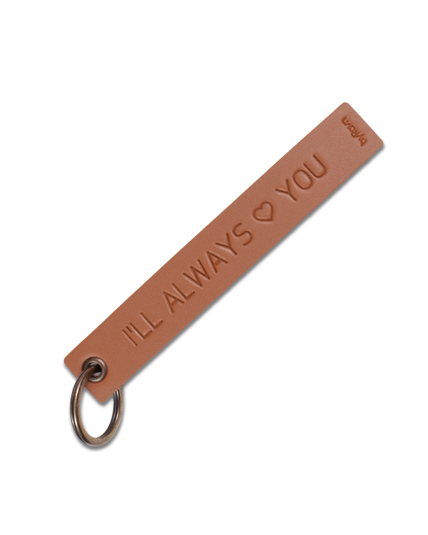 SOLO Large Schlüsselanhänger von byRavn aus Leder in Cognac mit der Gravur "I'll always ♡ you" und Schlüsselring aus Stahl