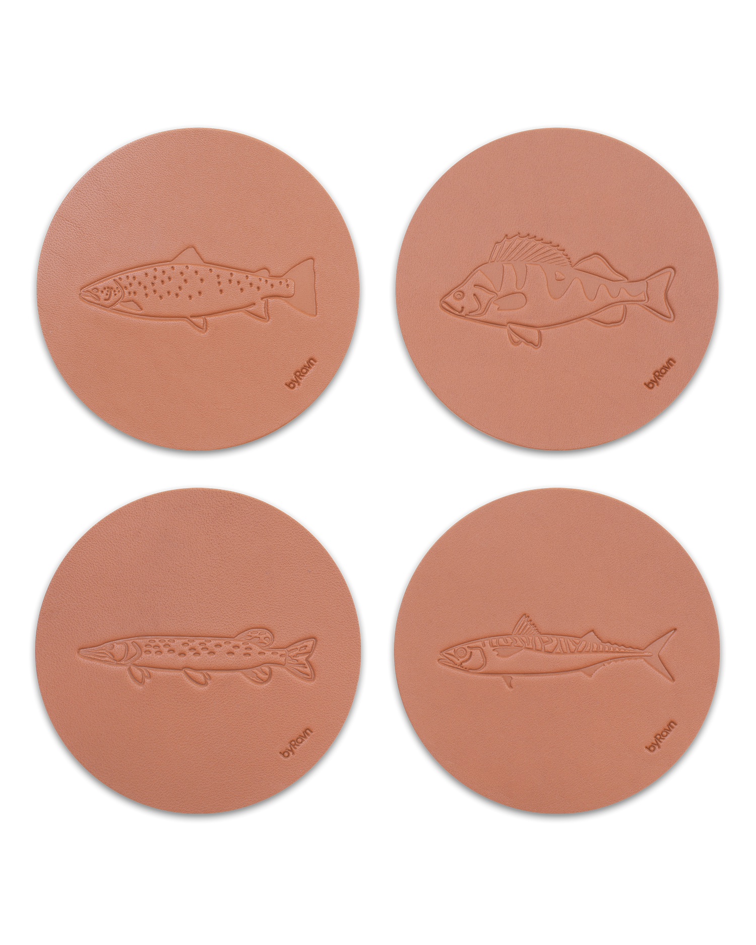 MOKKA Angler-Untersetzer von byRavn aus cognacfarbenem Leder, Set mit 4 Fischen: Meerforelle, Barsch, Hecht und Makrele