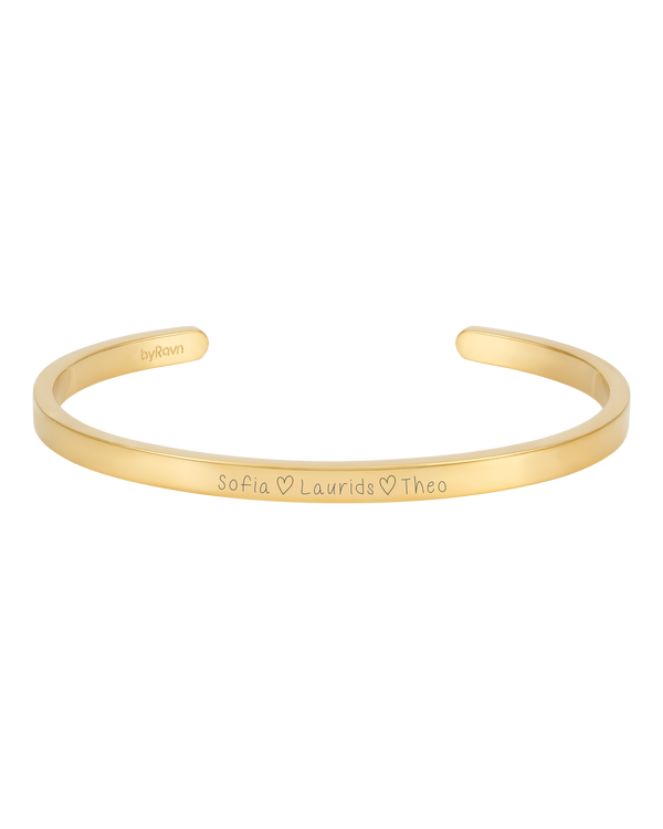 VENUS SCRIPT Armband von byRavn aus vergoldetem Edelstahl mit Gravur in Handschrift "Sofia ♡ Laurids ♡ Theo"