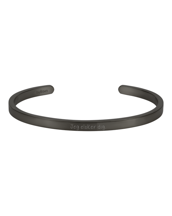 VENUS SCRIPT Armband von byRavn aus schwarzem Edelstahl, offener Armreif mit "Jeg elsker dig." in Handschrift